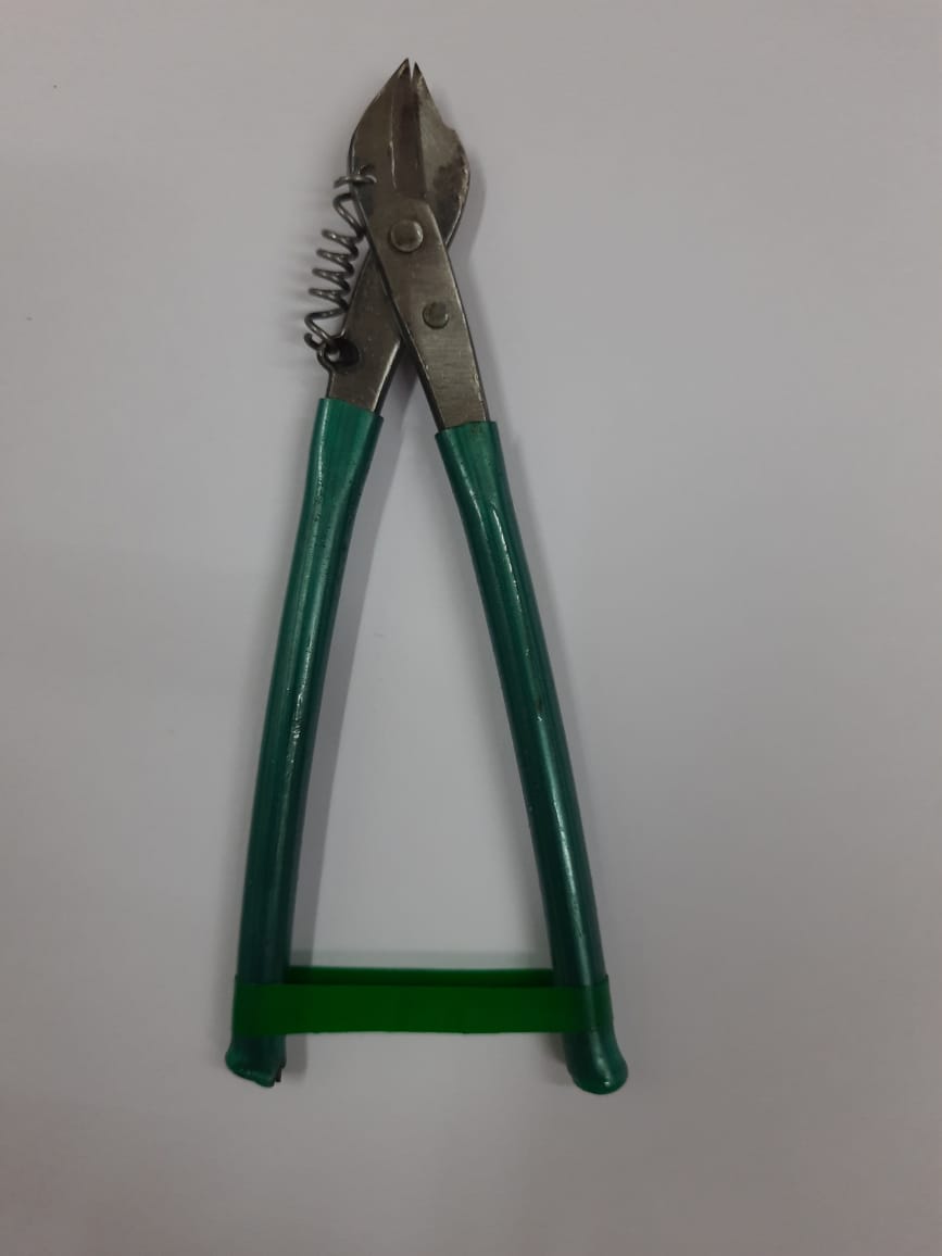 Cutter with spring  for jewelry making medium quality-1piece