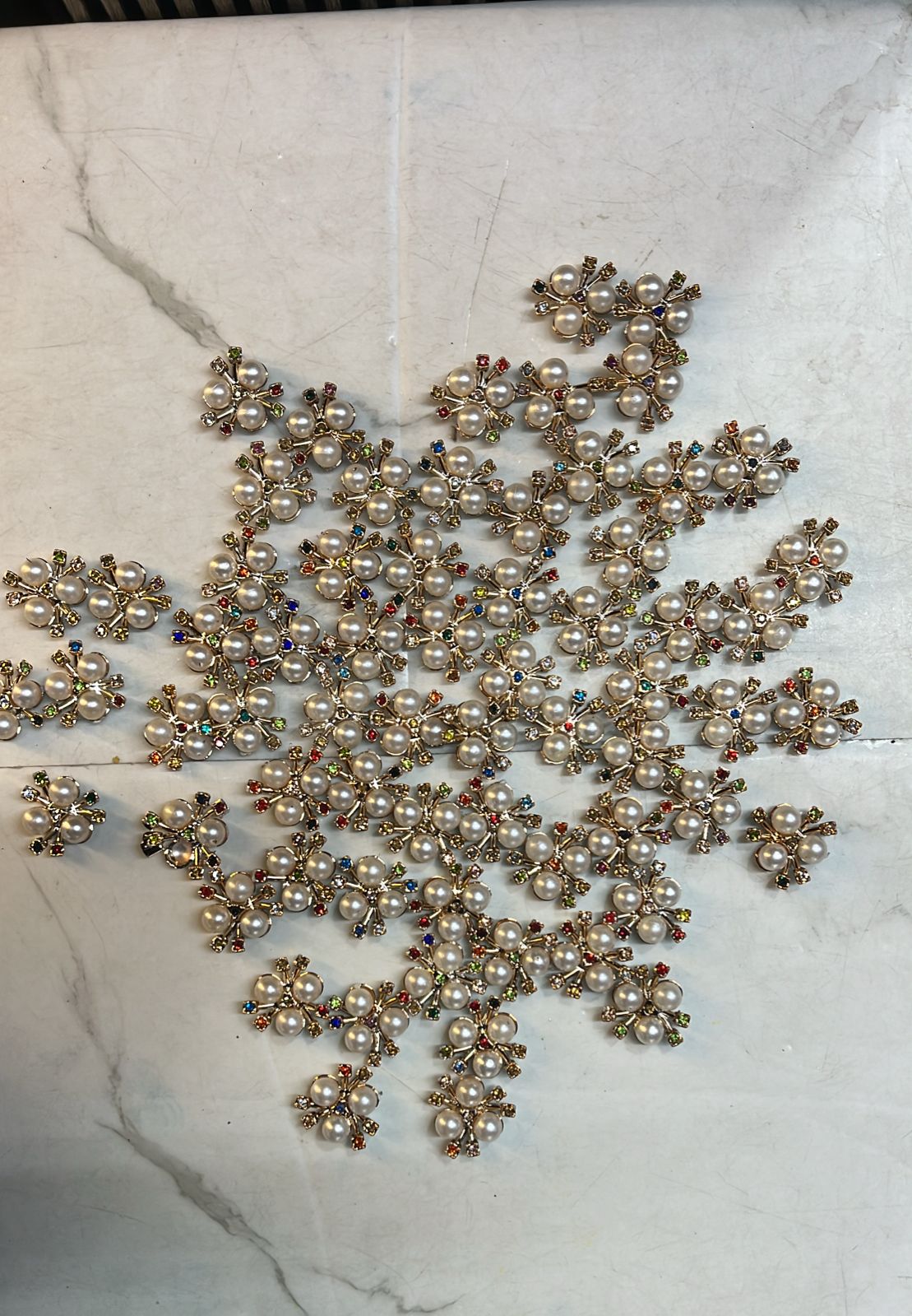 Pearl brooch 1 inch- 6 piece pack