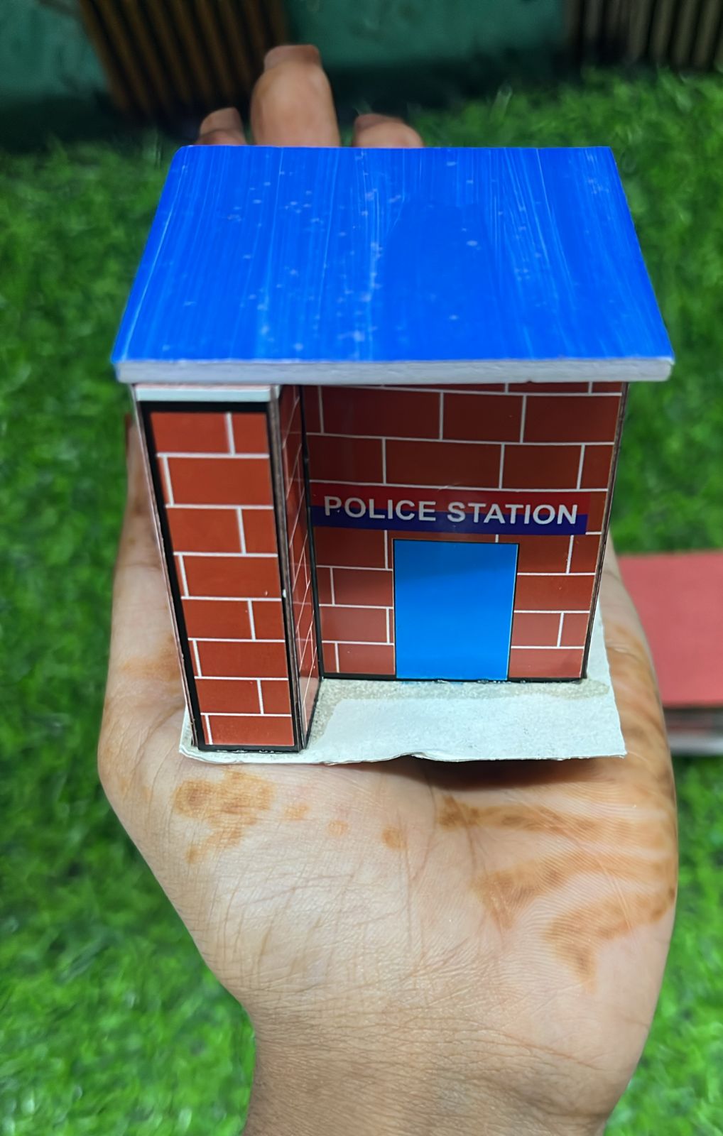 Foam board house kit -5 house in a pack