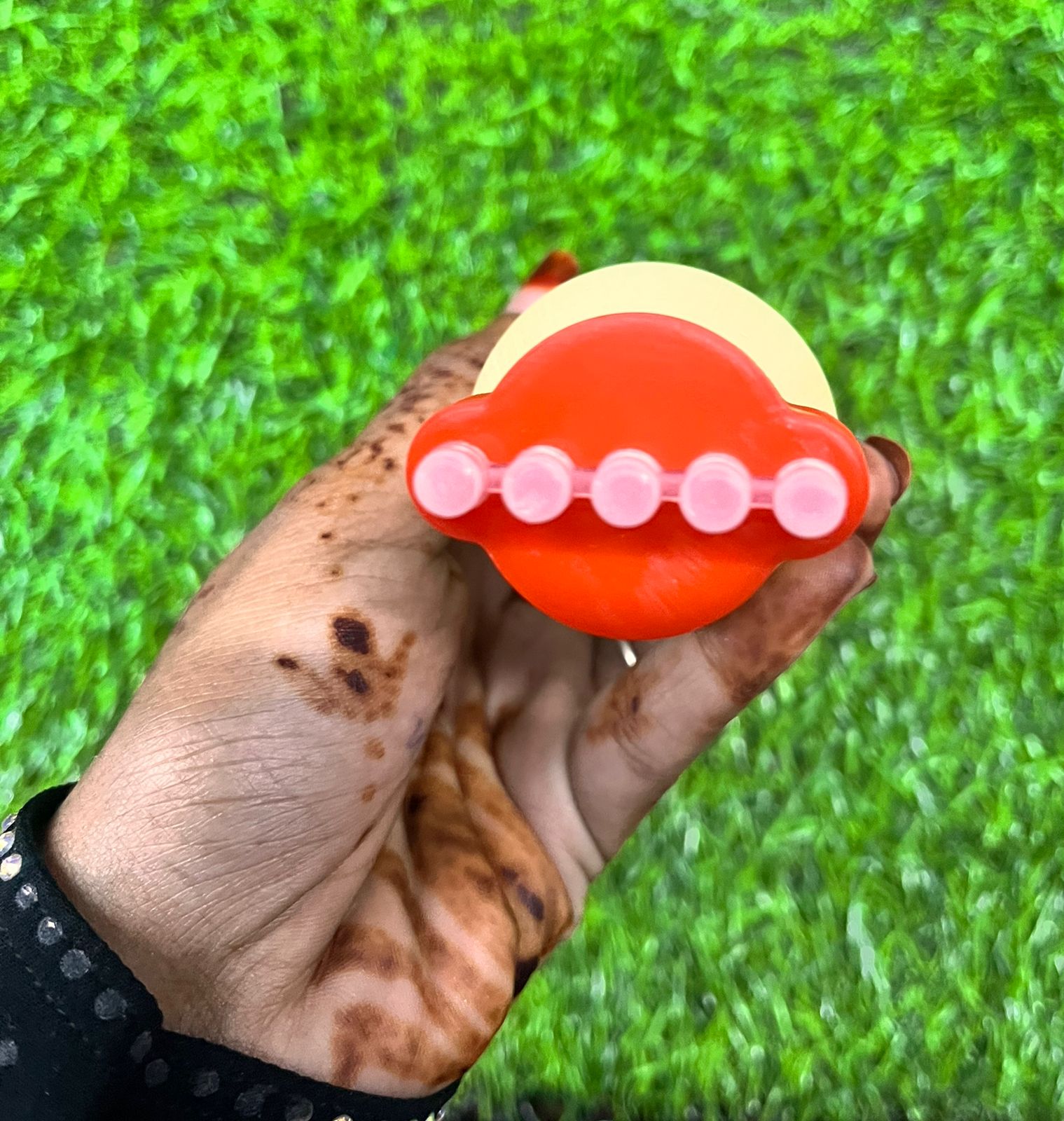 Rangoli pens with 5 hole-1 long and 1 flat pens- total 2 piece